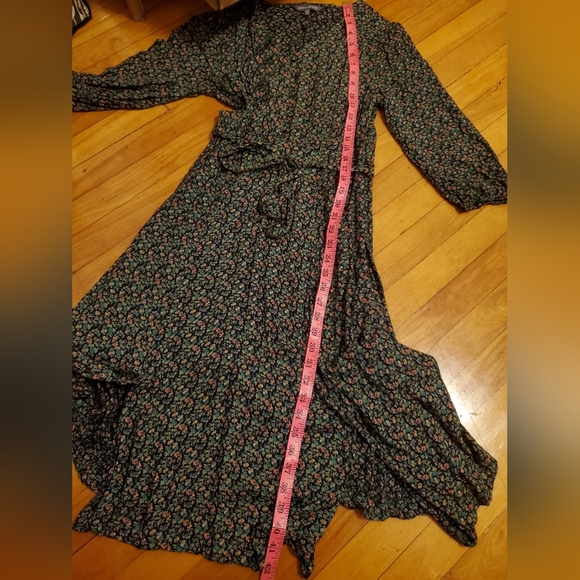 Laura Ashley floral dress. V neck. 3/4 sleeves. Black, green, pink. Size 6. - Picture 13 of 14